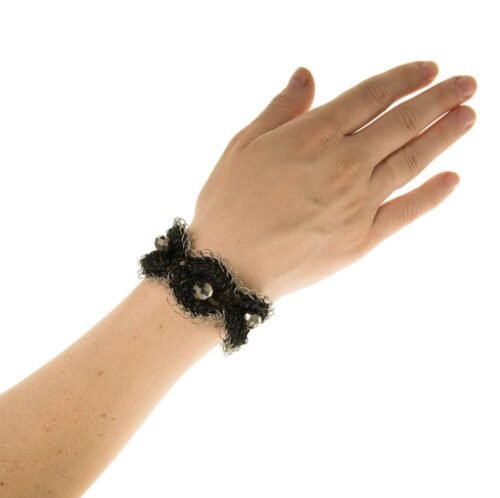 Χειροποίητο πλεκτό βραχιόλι από μετάξι, σύρμα και κρύσταλλα - μαύρο ασημί