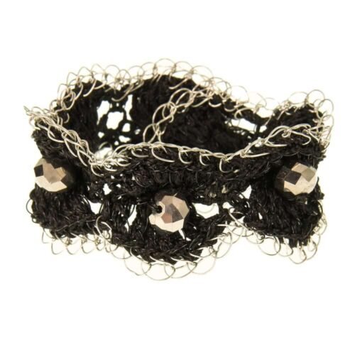 Χειροποίητο πλεκτό βραχιόλι από μετάξι, σύρμα και κρύσταλλα - μαύρο ασημί