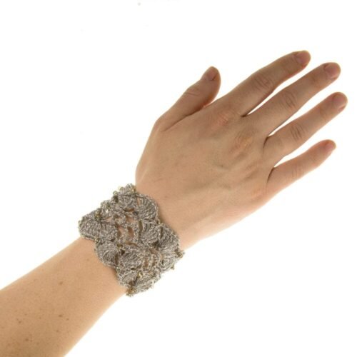 Χειροποίητο πλεκτό βραχιόλι με χάντρες - ασημί