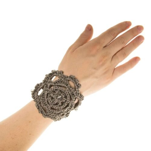 Χειροποίητο πλεκτό βραχιόλι από μετάξι και κρύσταλλα - γκρι