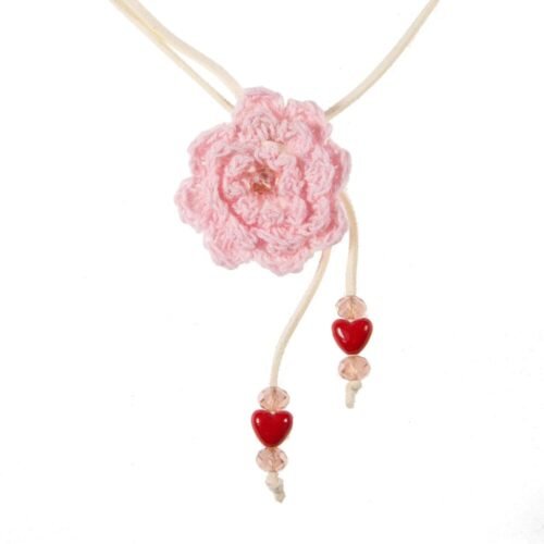 Χειροποίητο πλεκτό κολιέ ροζ με δερμάτινο λουράκι και χάντρες