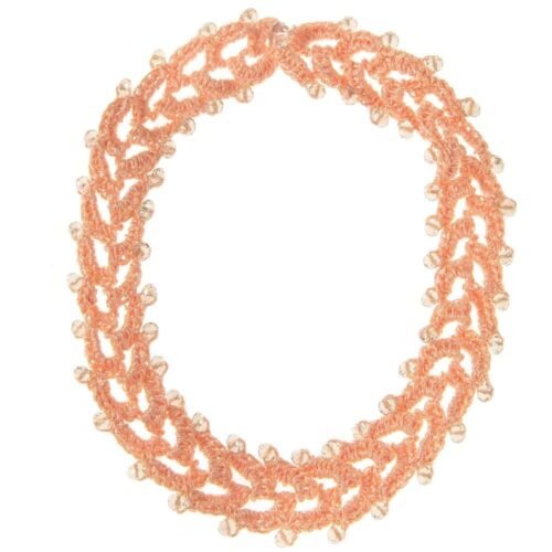 Χειροποίητο πλεκτό κολιέ από μετάξι και χάντρες σομόν