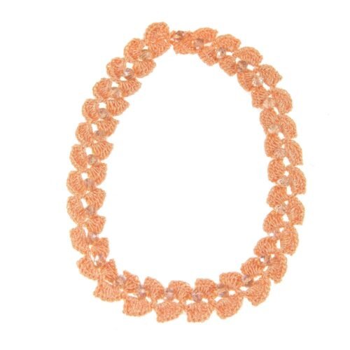 Χειροποίητο πλεκτό κολιέ από μετάξι και κρύσταλλα σομόν