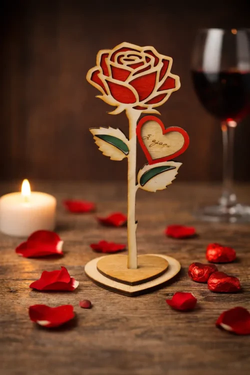 Ξύλινο διακοσμητικό τριαντάφυλλο με καρδιά “Σ’ αγαπώ”