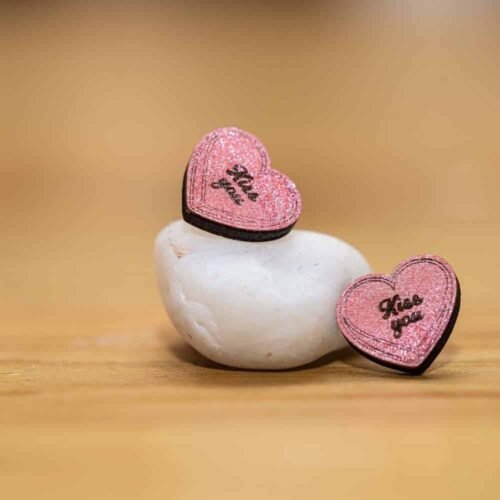 Σκουλαρίκια καρφωτά καρδιά ροζ Kiss You